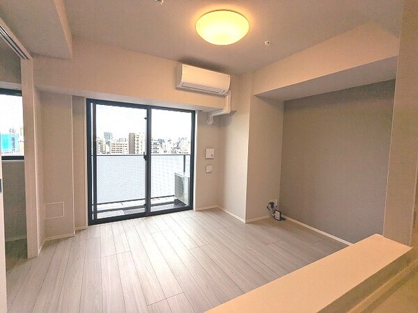 建物設備(リビング、エアコン照明付き、カウンターキッチン)