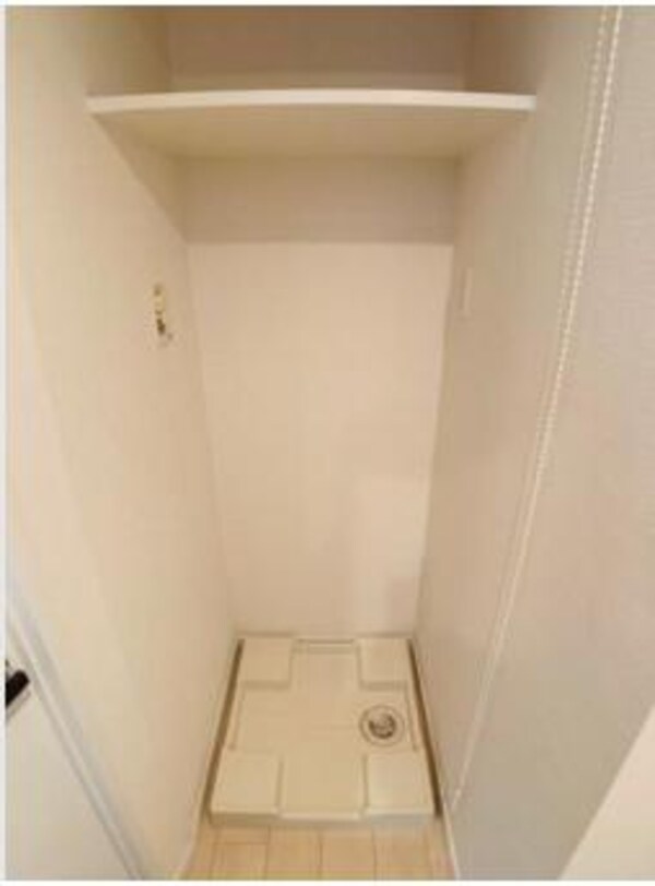建物設備(室内洗濯機置場です)