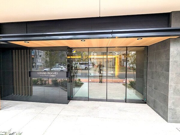 建物設備(瀟洒なエントランスです)