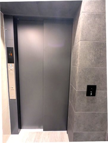 物件内観写真24　(タッチキーで作動するセキュリティエレベーター、外部者利用出来)