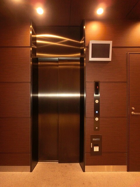 物件内観写真18　(レジディア新御徒町Ⅱの防犯モニター付セキュリティエレベーター)
