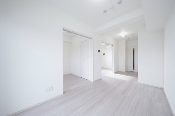 建物設備(階数により内装カラーが異なります)