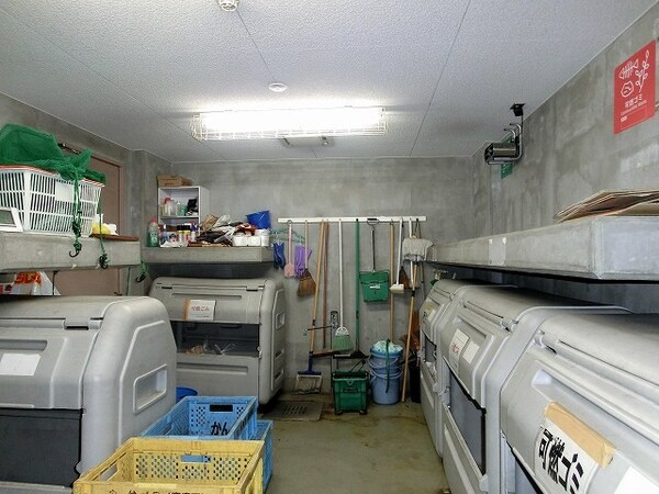 建物設備(２４時間利用可能なごみ置き場です)
