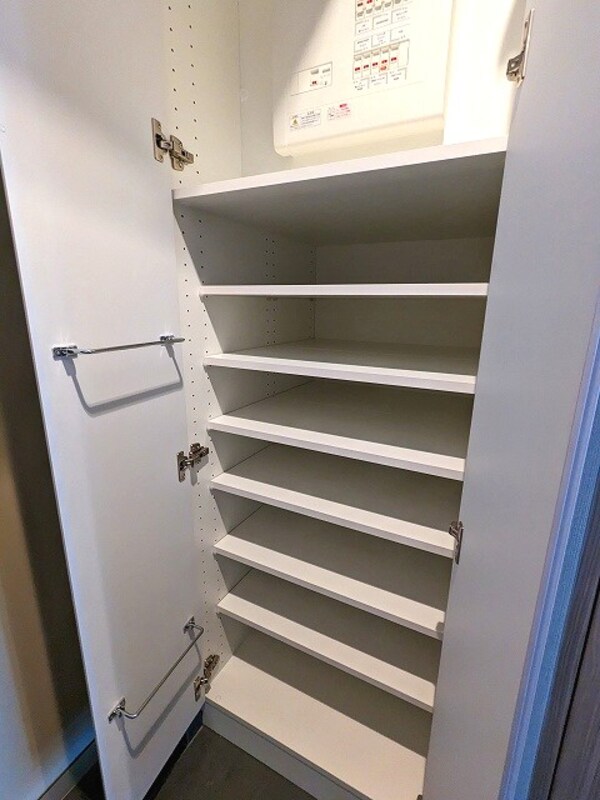 玄関(姿見鏡付きシューズＢＯＸ)