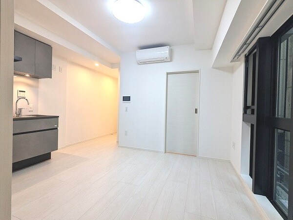 建物設備(リビングと洋室にエアコンと照明付きです)
