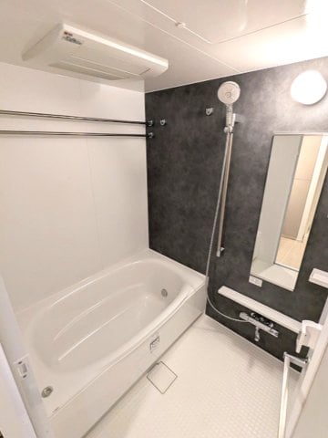 物件内観写真4　(追焚オートバス、浴室換気乾燥機、ワイドシャワーヘッド)