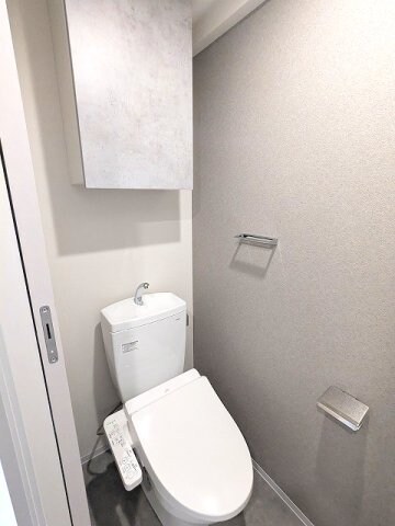 物件内観写真12　(温水洗浄便座)