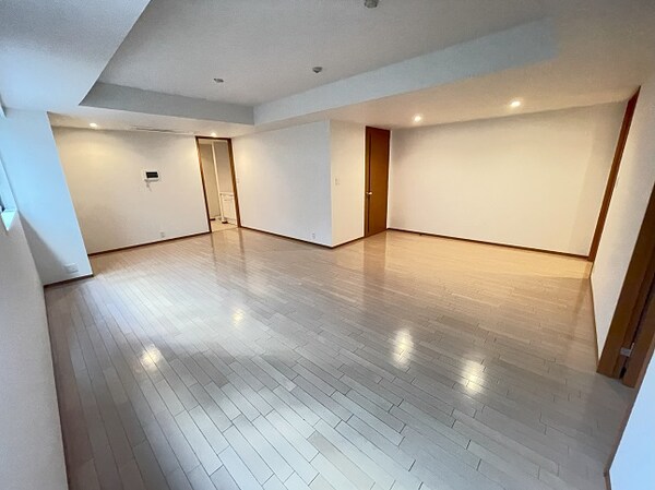 居室(他・同タイプ2LDK参照（2F）)