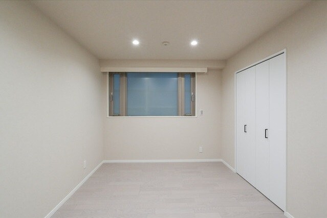 物件内観写真12　(洋室)