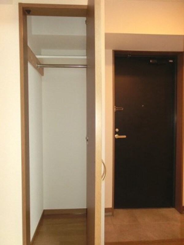 建物設備(玄関クローゼットです)