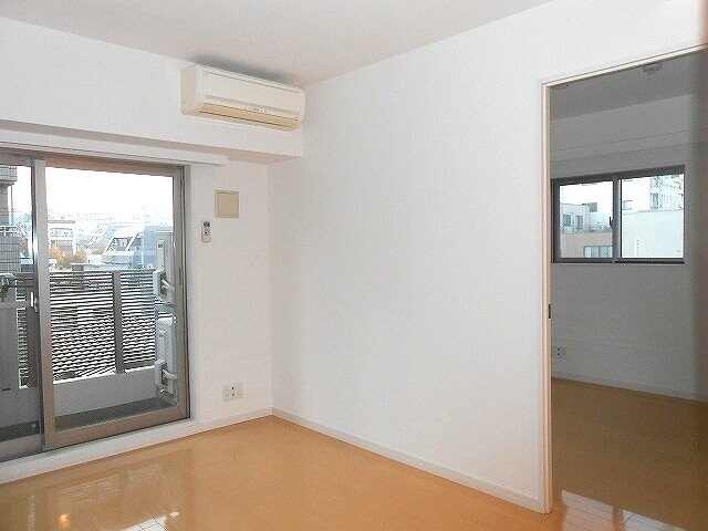 物件内観写真23　(ラクラス新御徒町の室内です、日当り眺望良好です)