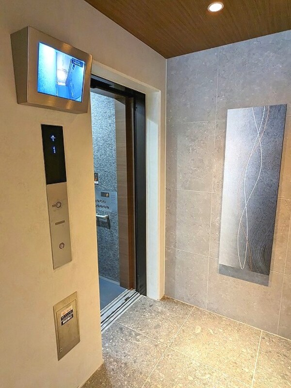 建物設備(防犯カメラ付セキュリティエレベーターです)