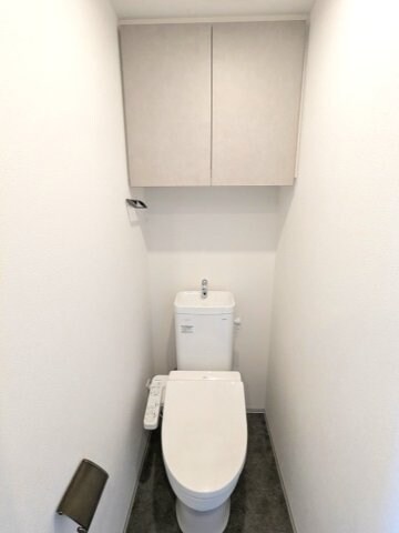 物件内観写真11　(温水洗浄便座です)