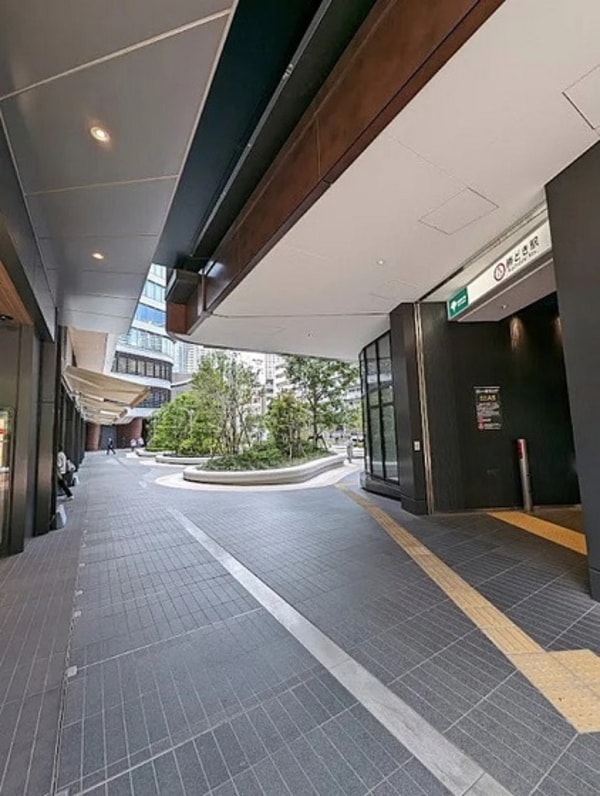 その他(駅出入口)