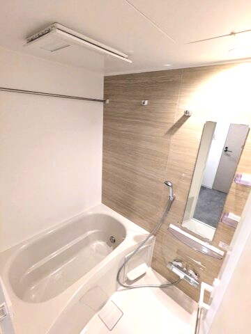 物件内観写真6　(追焚オートバス、浴室換気乾燥機付)