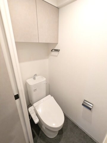 物件内観写真11　(温水洗浄便座です)