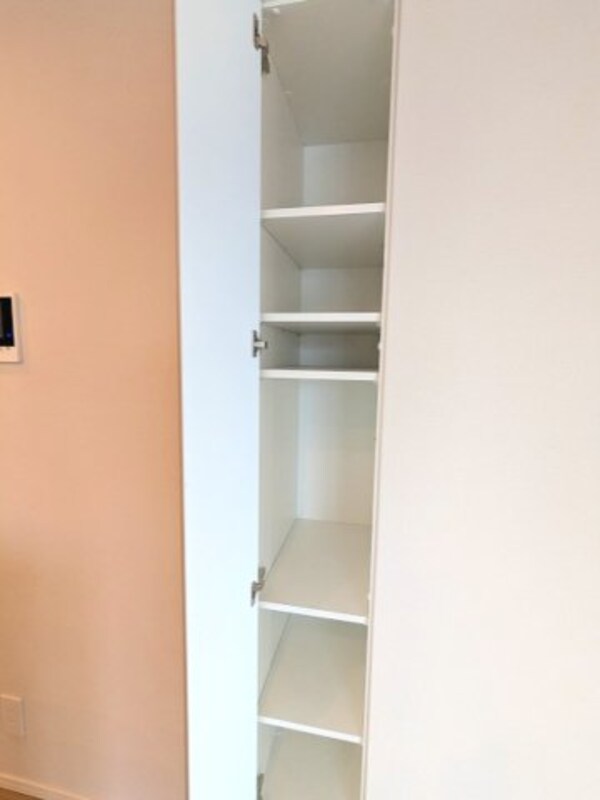 建物設備(リビングの収納です)