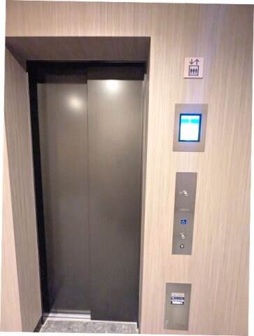 物件内観写真19　(防犯モニター付セキュリティエレベーターです)