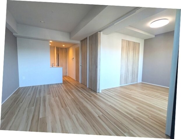 物件内観写真8　(インターネット無料、リビングと各洋室にエアコン付、カウンター)