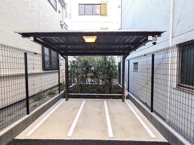 物件内観写真22　(タッチキーのオートロック付屋内屋根付きバイク置場です)