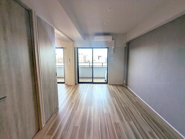 物件内観写真26　(インターネット無料、リビングと各洋室にエアコン付)