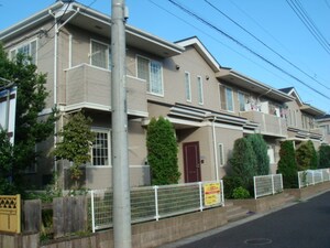 シャーロットタウン外観写真