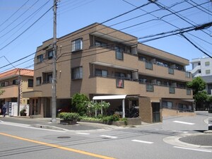 カーササブロッソ外観写真