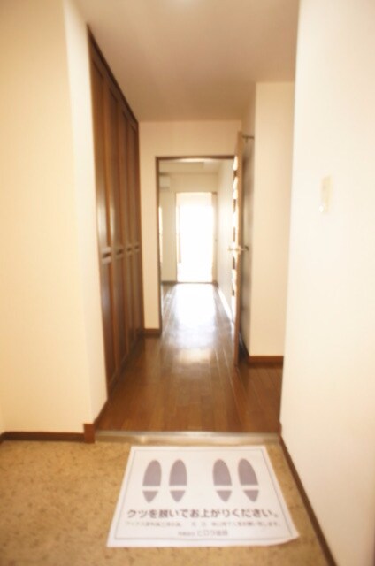 物件内観写真8　(玄関)