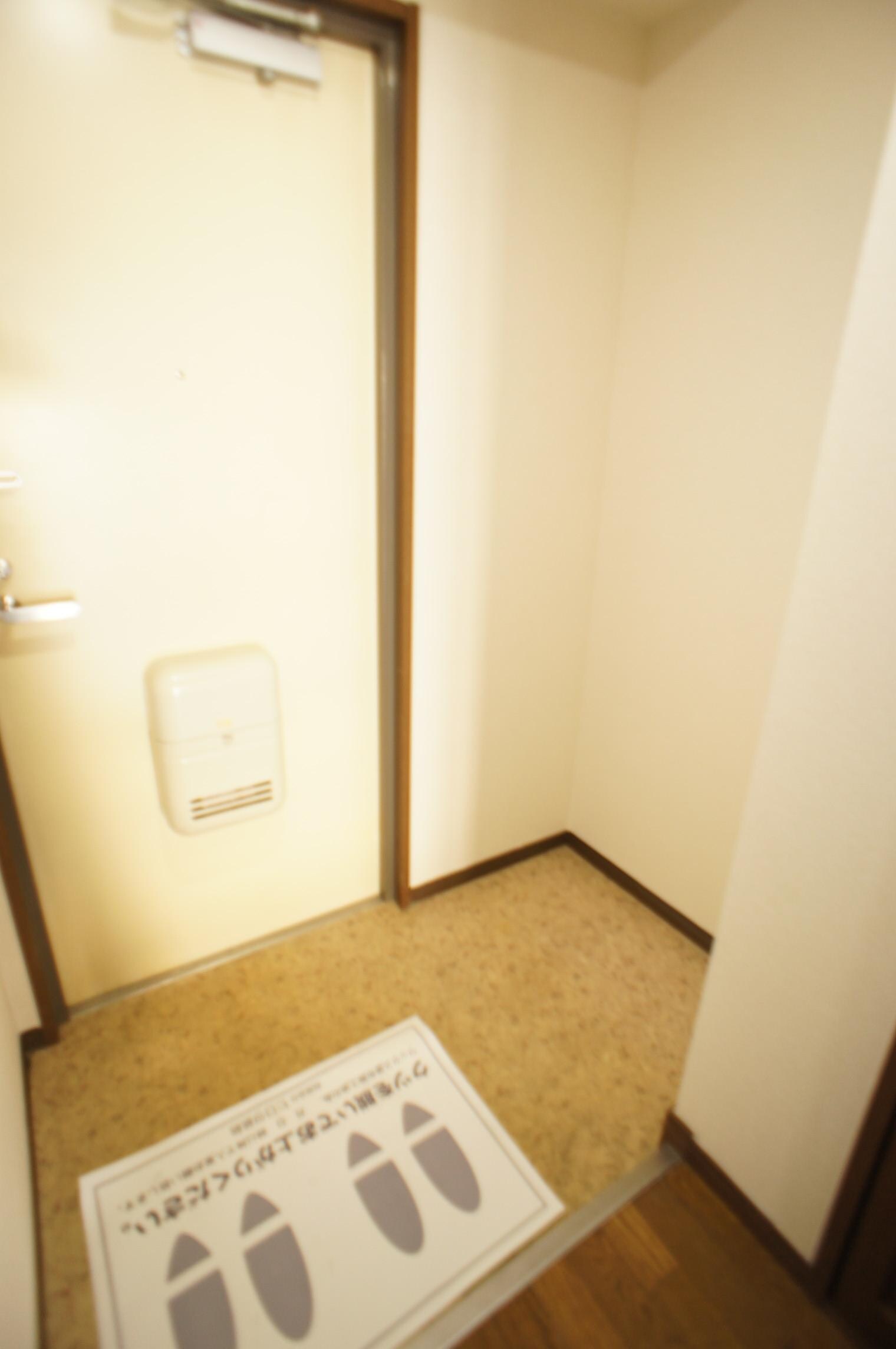 物件内観写真9　(玄関)