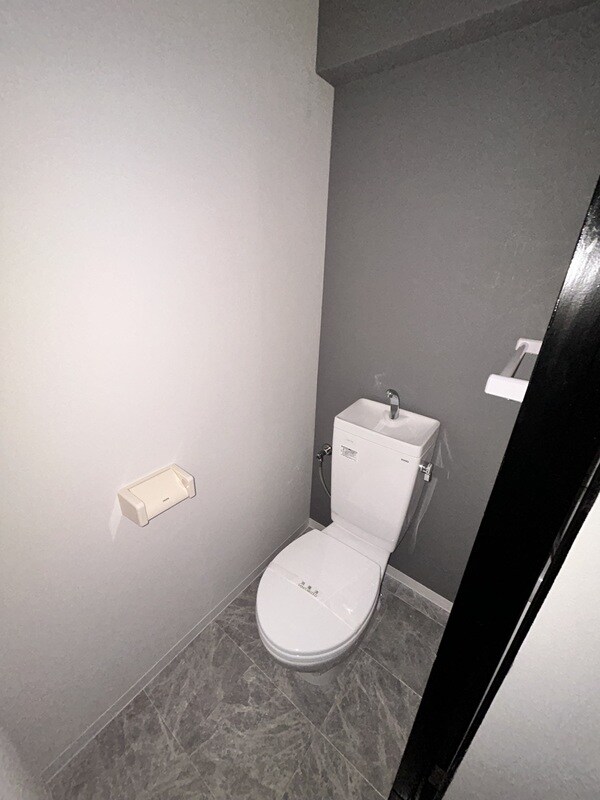 物件内観写真16　(ウォシュレット取り付け用電気差し込みあります。)