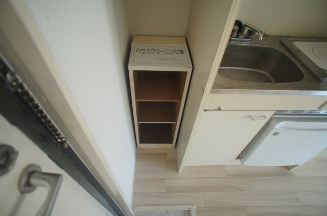 物件内観写真5　(シューズボックスもあります。)