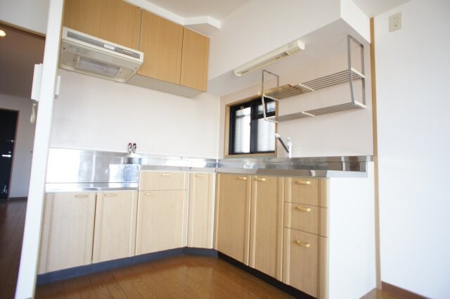 物件内観写真5　(Ｌ型キッチンで使いやすい☆)