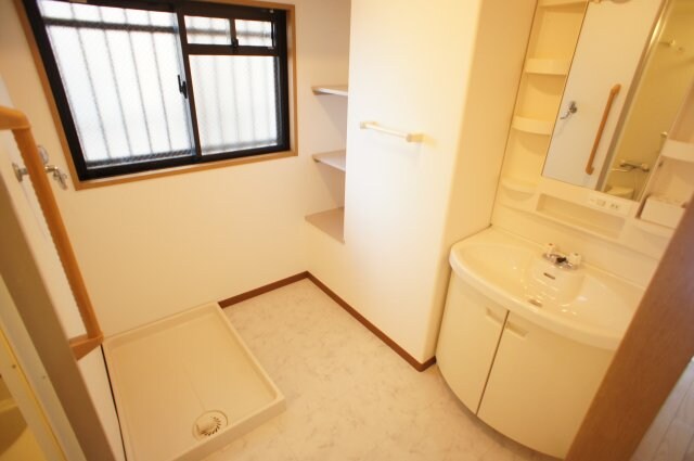 物件内観写真12　(洗面所です)