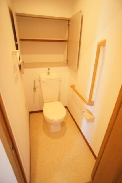 物件内観写真16　(トイレ広い！！)