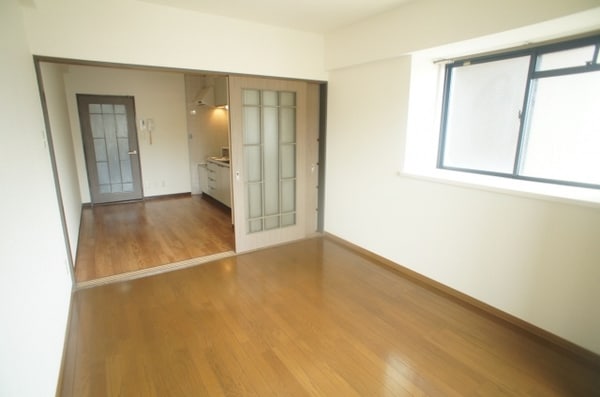 洋室(南向きのお部屋です)