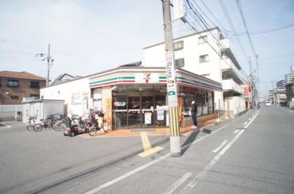 周辺環境(セブン−イレブン大阪瓜破３丁目店 669m)