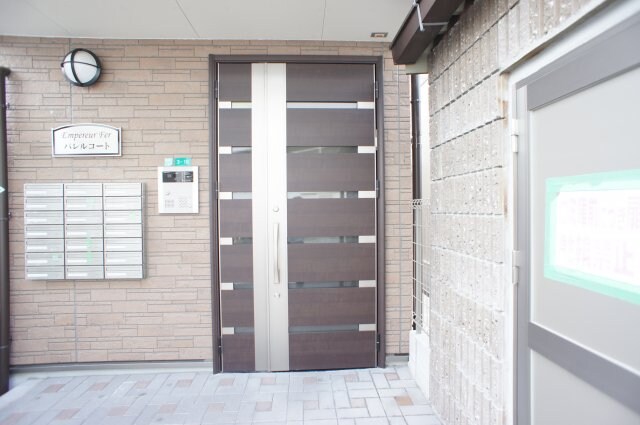 物件外観写真3　(エントランス)