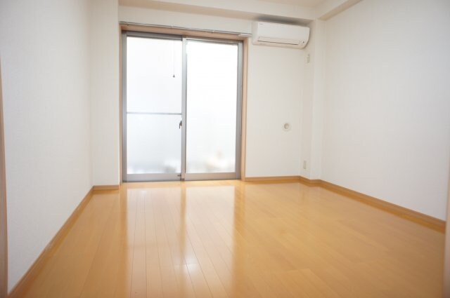 物件内観写真11　(洋室)