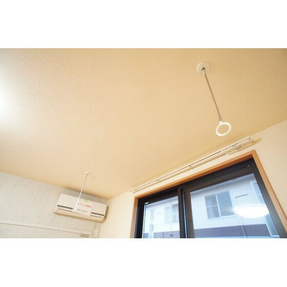 物件内観写真17　(室内物干し)