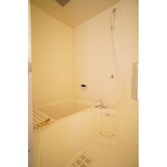 物件内観写真8　(追い炊き付き)