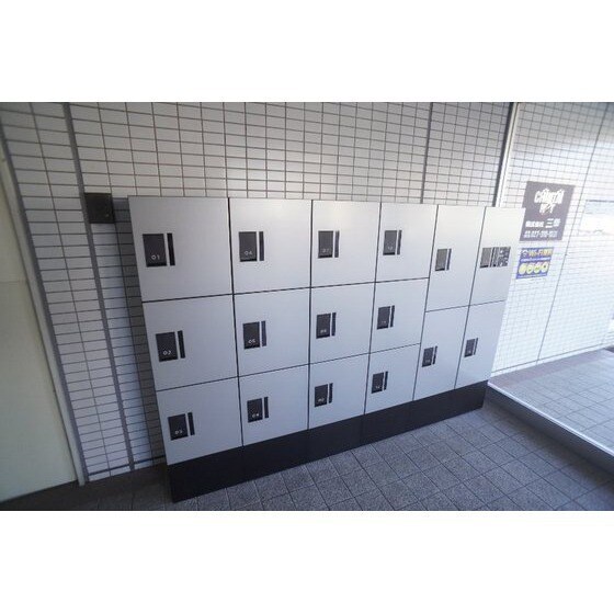 物件外観写真4　(宅配ボックス)