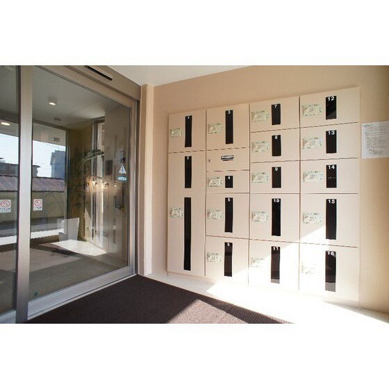 物件外観写真3　(宅配ボックスあり)