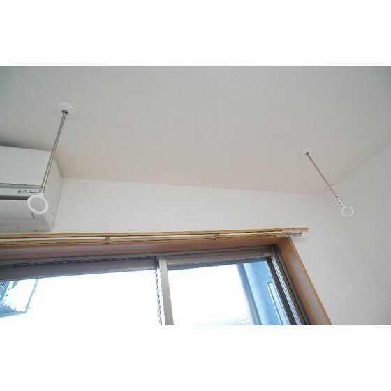 物件内観写真15　(室内物干し)