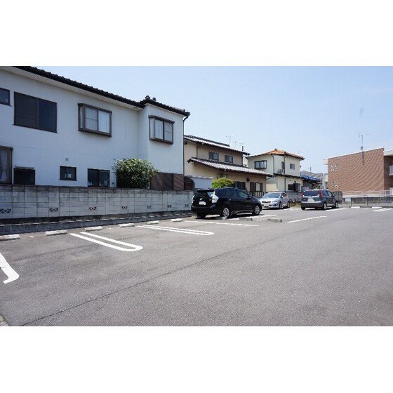 ＣＯＷＺの駐車場