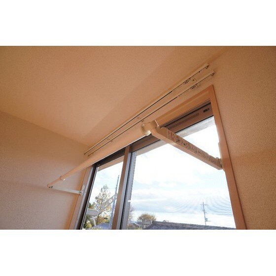 物件内観写真15　(室内物干し)