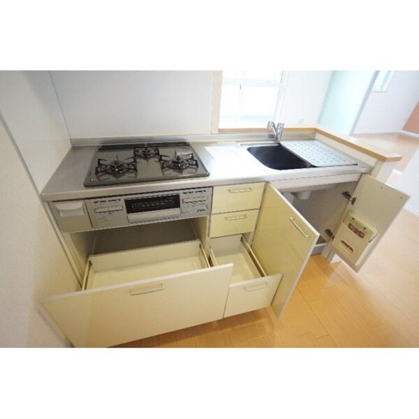 キッチン(※同仕様、別の部屋の写真です)
