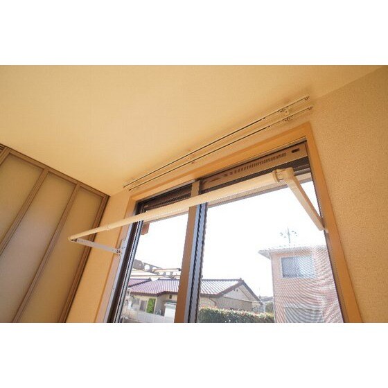 物件内観写真15　(室内物干し)