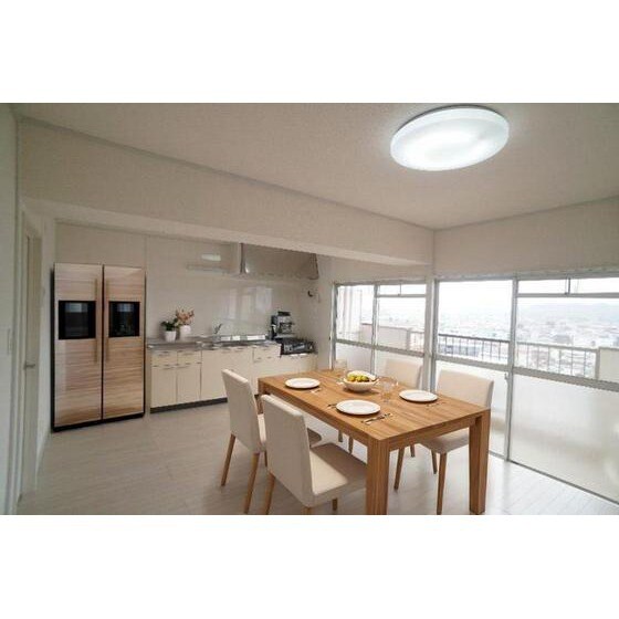 物件内観写真6　(CGで家具等を配置したもので家)