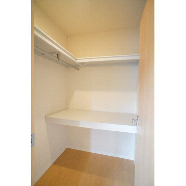収納(※同仕様、別の部屋の写真です)