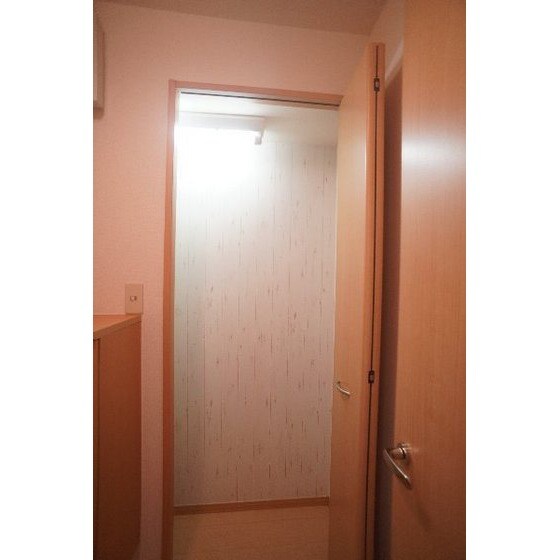 メゾン・ルーチェの収納(玄関横の収納)